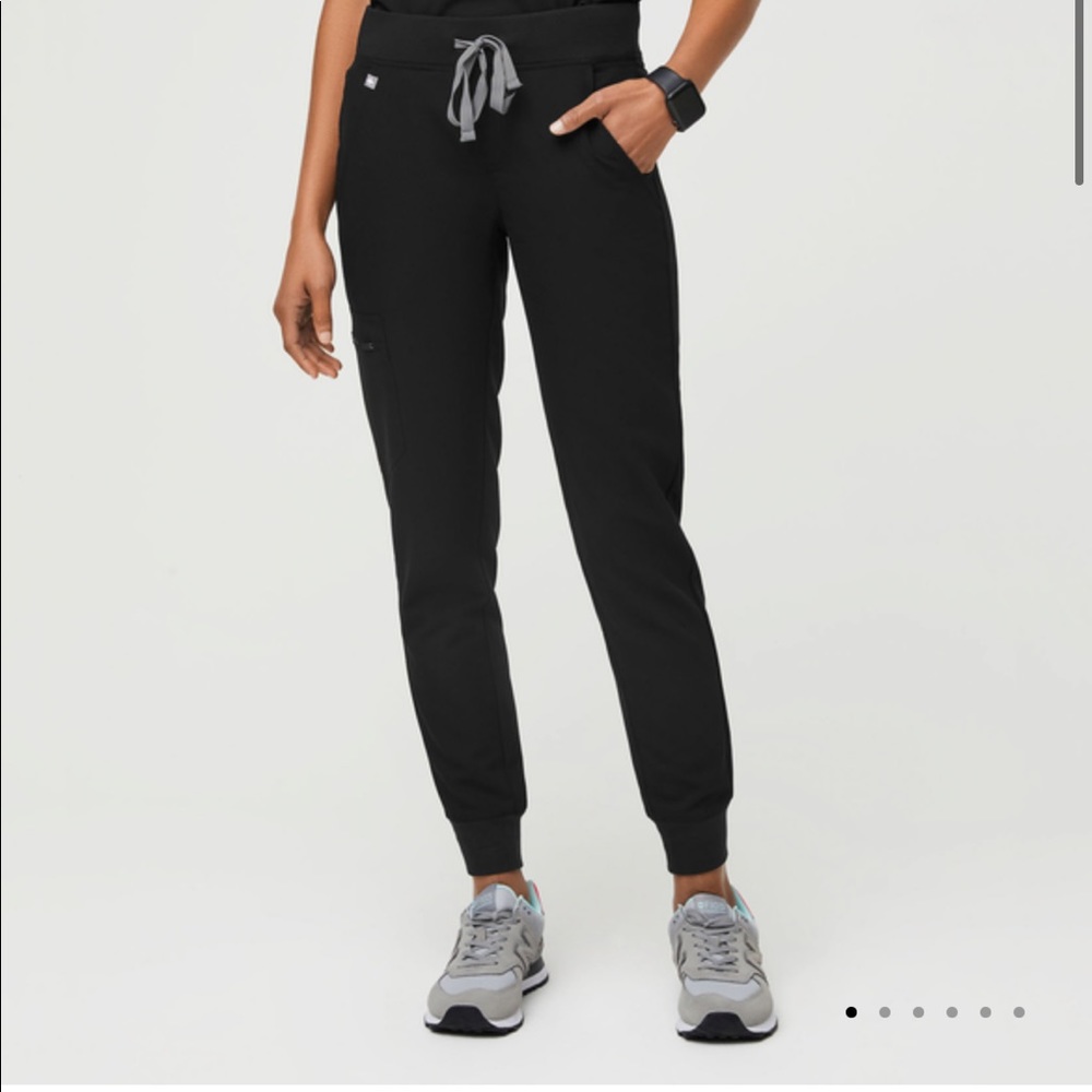 Black Figs Zamora jogger scrub pants